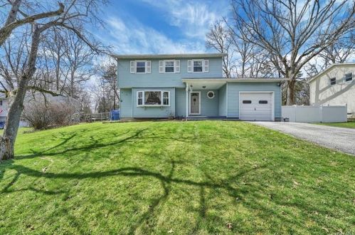 73 Stuart Dr, Poughkeepsie NY 12603-4719 exterior