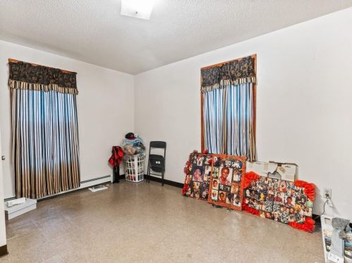 20 Jeffers St, Woonsocket RI 02895-4217 exterior