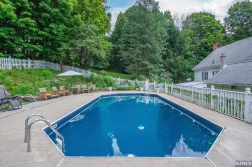 1687 County Rd 565, Wantage NJ 07461-4809 exterior