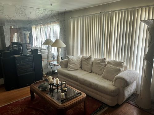 339 96th St, Chicago, IL 60628-1159