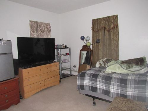 2 Highland St, Woburn MA 01801-5125 exterior