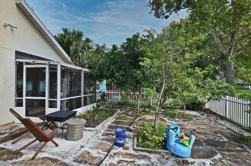 800 Wayne Ave, Altamonte Springs FL 32701-6404 exterior