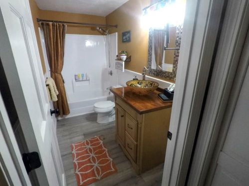 902 Brookhaven Ln, Woonsocket RI 02895-2771 exterior