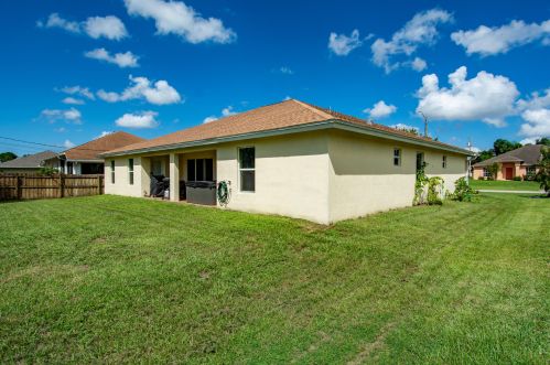 3634 Margela St, Fort Pierce FL 34953 exterior