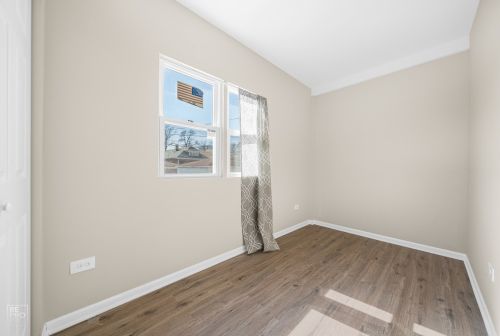 735 91st St, Chicago IL 60617-4409 exterior