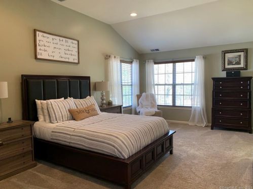 33 Magnolia Ct, Torrington CT 06790-2666 exterior