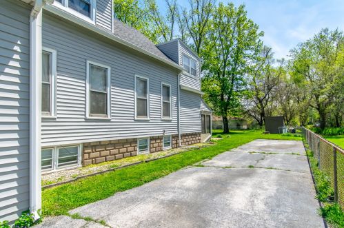 14206 Lincoln Ave, Dolton IL 60419-2340 exterior