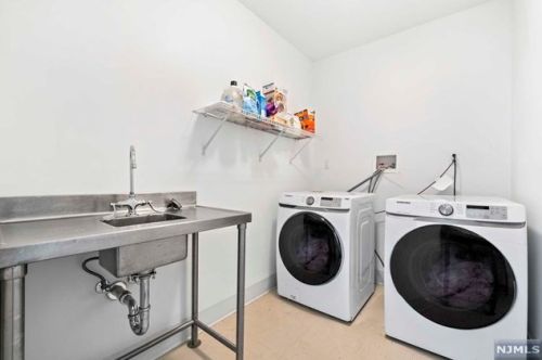 9 Vela Way, Edgewater NJ 07020-1564 exterior