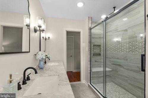 5205 Cottingham Pl, Alexandria VA  22304-3535 exterior