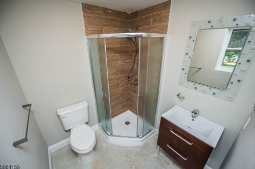 101 Pocono Trl, Hopatcong NJ  07843-1009 exterior