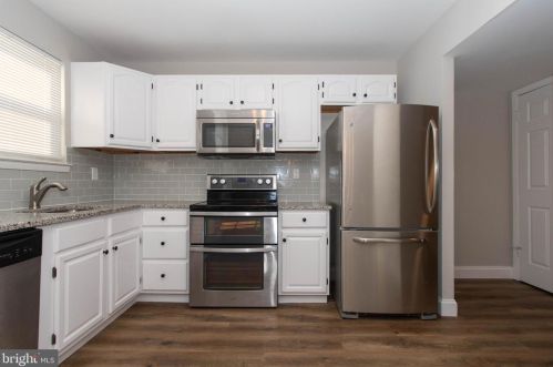 439 Ingram Ct, Glen Burnie MD 21061-6126 exterior