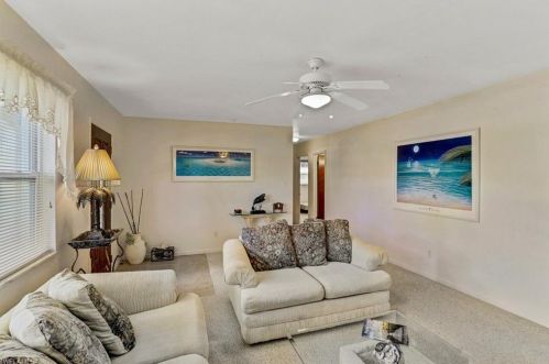 658 97 Ave, Naples FL 34108-2281 exterior