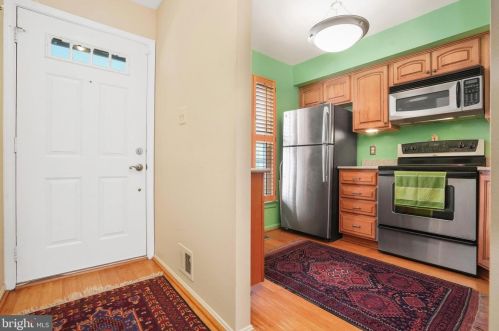 6535 Brick Hearth Ct, Alexandria, VA 22306-3316