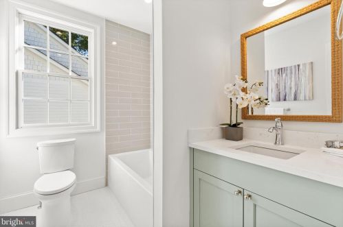 4420 Fessenden St, Washington DC  20016-4054 exterior