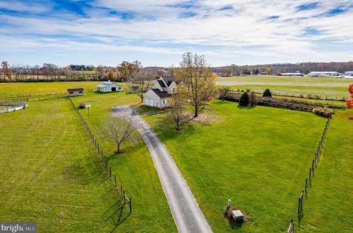 262 Lk Rd, Pilesgrove NJ 08098-3008 exterior