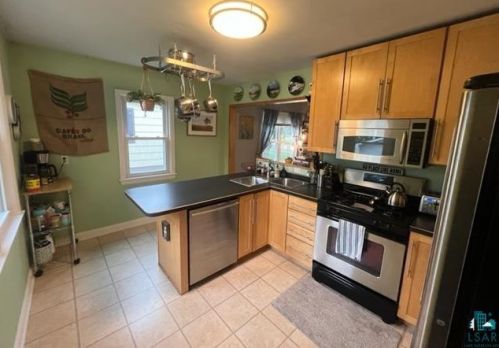 5710 Wyoming St, Duluth MN 55804-1361 exterior