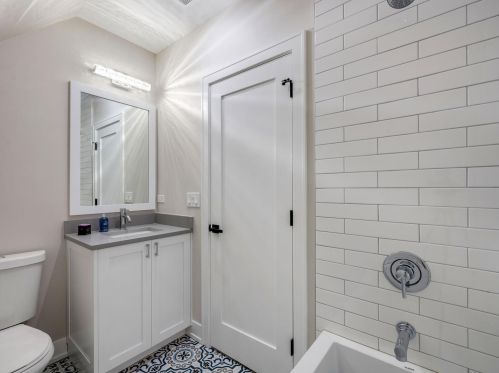 3128 Bernard St, Chicago IL  60618-6715 exterior