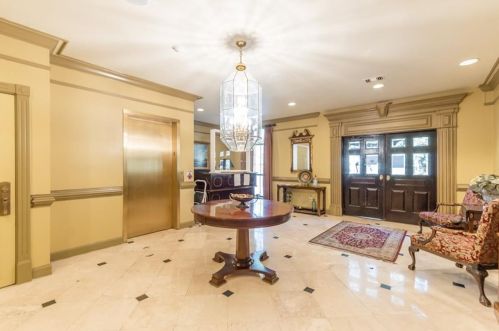 3071 Lenox Rd, Atlanta GA  30324-2882 exterior