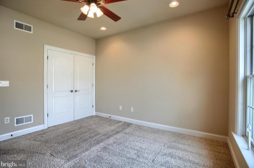 43 Midway Farms Ln, Lancaster PA 17602-2671 exterior