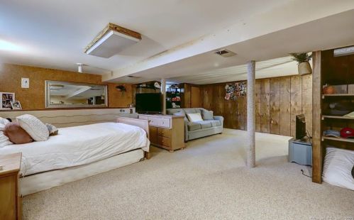 405 Rutland Rd, Milford CT 06461-1824 exterior