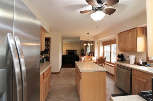 1222 Amberwood Dr, Bull Valley IL 60014-1825 exterior