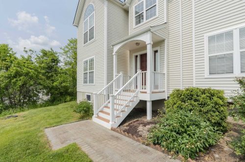 19 Hartstone Dr, Poughkeepsie, NY 12603-6233