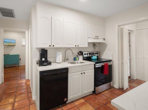 729 93rd Ave, Naples FL  34108-2440 exterior