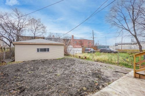 718 50th Pl, Chicago IL 60609-5155 exterior