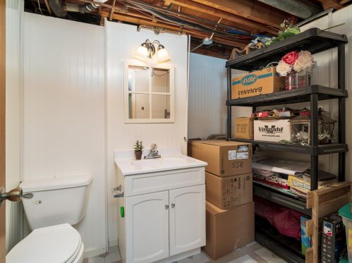 1721 Lilac Dr, Manitowoc WI 54220-6703 exterior