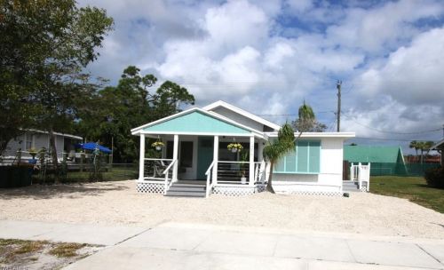 1017 Rdg St, Naples FL 34103-4223 exterior