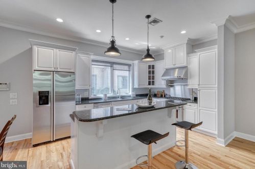 2518 Delancey St, Philadelphia PA 19103-6409 exterior