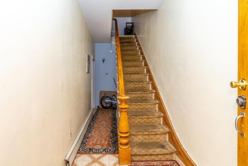 528 St, Union City NJ 07087-3856 exterior