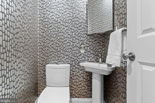 513 Princess St, Alexandria VA 22314-2332 exterior