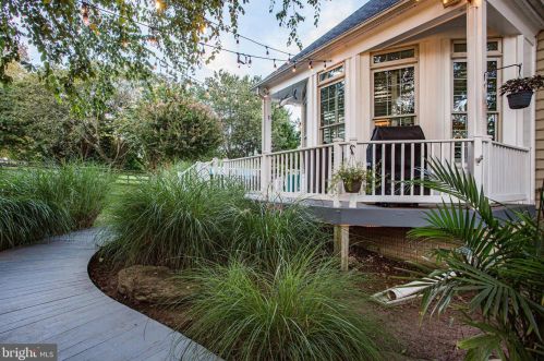 13606 Mt Prospect Dr, Rockville MD 20850-3510 exterior