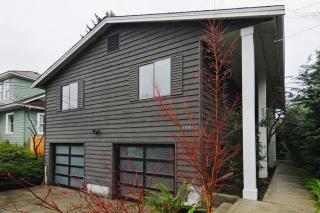 714 33rd Ave, Seattle WA  98122-5123 exterior