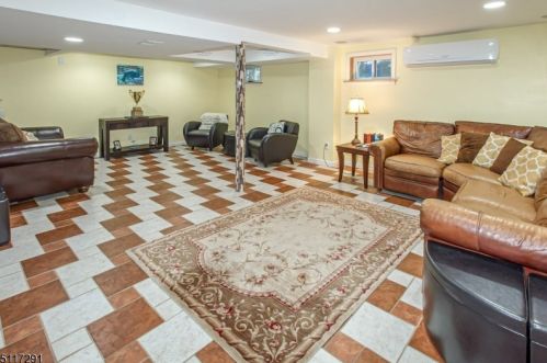 992 Milton Blvd, Rahway NJ 07065-1721 exterior