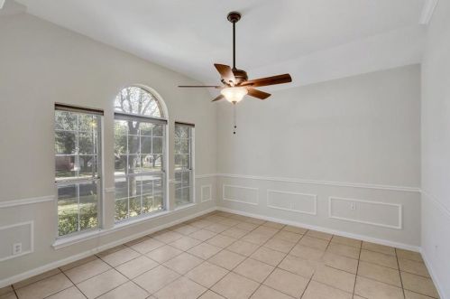 1729 Dapplegrey Ln, Austin TX 78727-4545 exterior