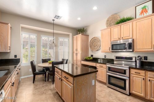 5255 Estevan Rd, Phoenix AZ 85054-7116 exterior