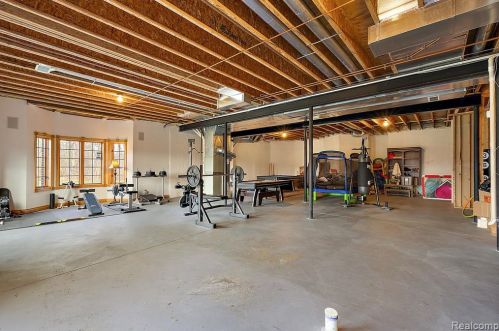 2384 Pebble Crk Dr, Rochester MI 48363-2228 exterior