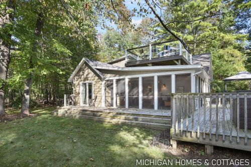 7128 116th Ave, Fennville MI  49408-9728 exterior