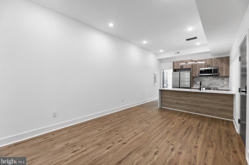 3934 Girard Ave, Philadelphia, PA 19104-1137