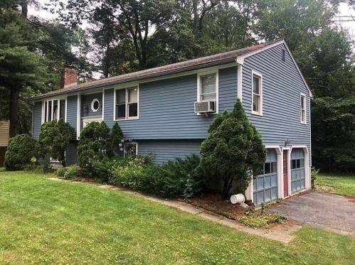 27 Quaboag St, Worcester, MA 01602-2820