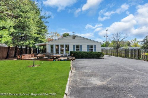 242 Hope Chapel Rd, Jackson Twp NJ  08527-5023 exterior