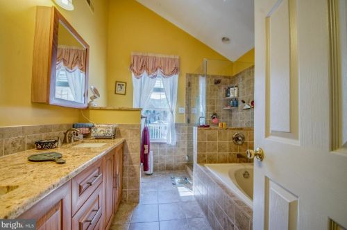 186 Ln Costa Dr, Blenheim NJ 08012-5531 exterior