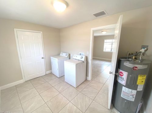 813 109 Ave, Naples FL 34108-1813 exterior