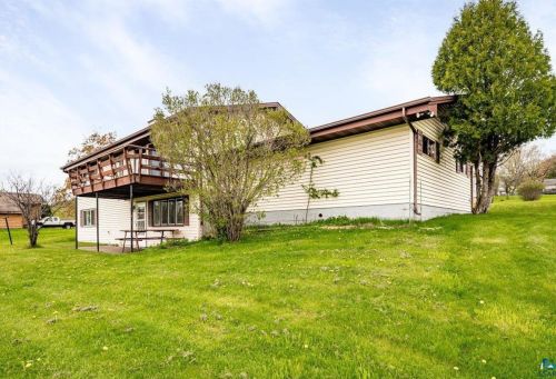 2726 12 St, Duluth MN 55806-1148 exterior