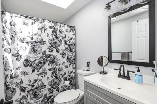 3 Whitewater Dr, Concord NH 03303-1546 exterior