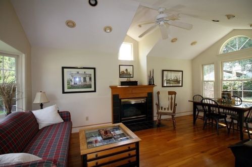 21 Weymouth St, Springfield, MA 01108-3541