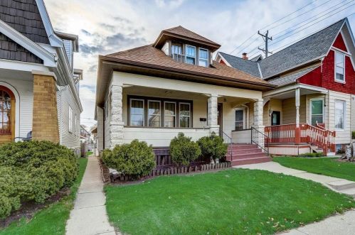 2323 31st St, Milwaukee, WI 53215-2853