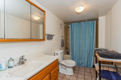 6214 Magnolia Ave, Chicago IL 60626-5306 exterior